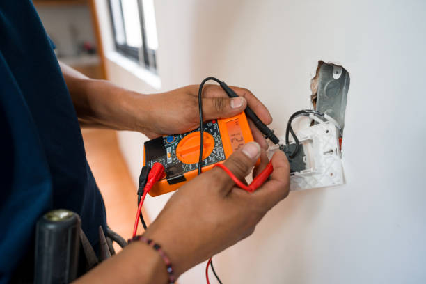 Best Affordable Emergency Electrician  in Moorhead, MN